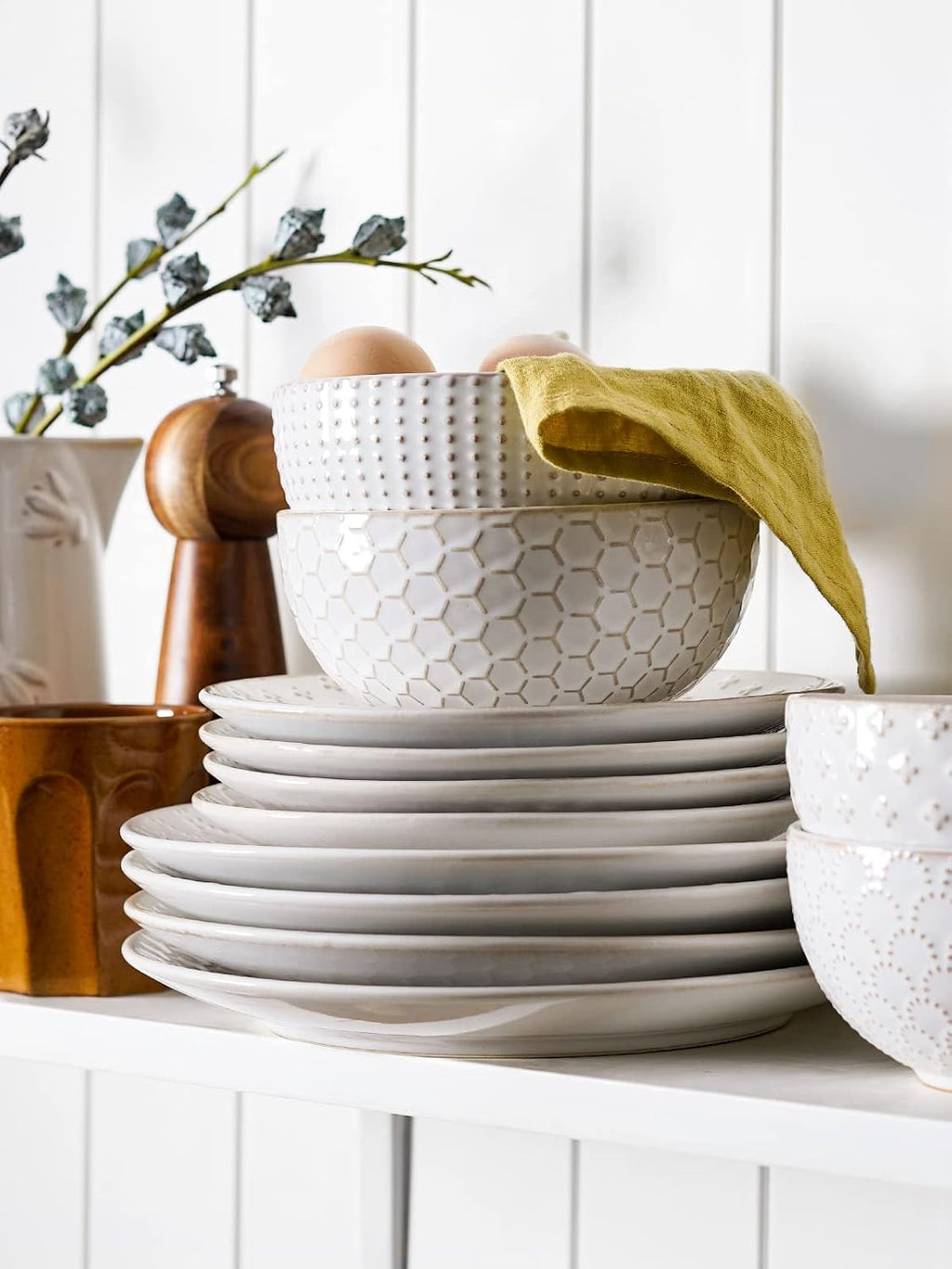 LE TAUCI Plates and Bowls Sets for 4, 12 Piece Ceramic Dinnerware Sets, Modern Stoneware Kitchen Dish Set, Chip Resistant, Microwave & Dishwasher Safe, Embossed, Arctic White