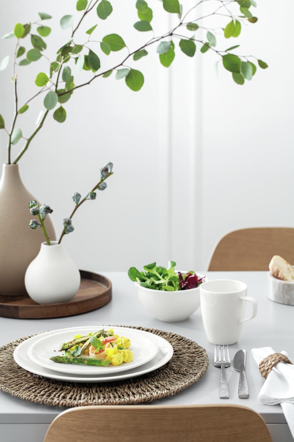 Villeroy & Boch Artesano Original 16-Piece Dinnerware Set, Service for 4, Dinner and Salad Plates, Pasta and Rice Bowls, Premium Porcelain, Made in Germany, Microwave and Dishwasher Safe, Creamy White