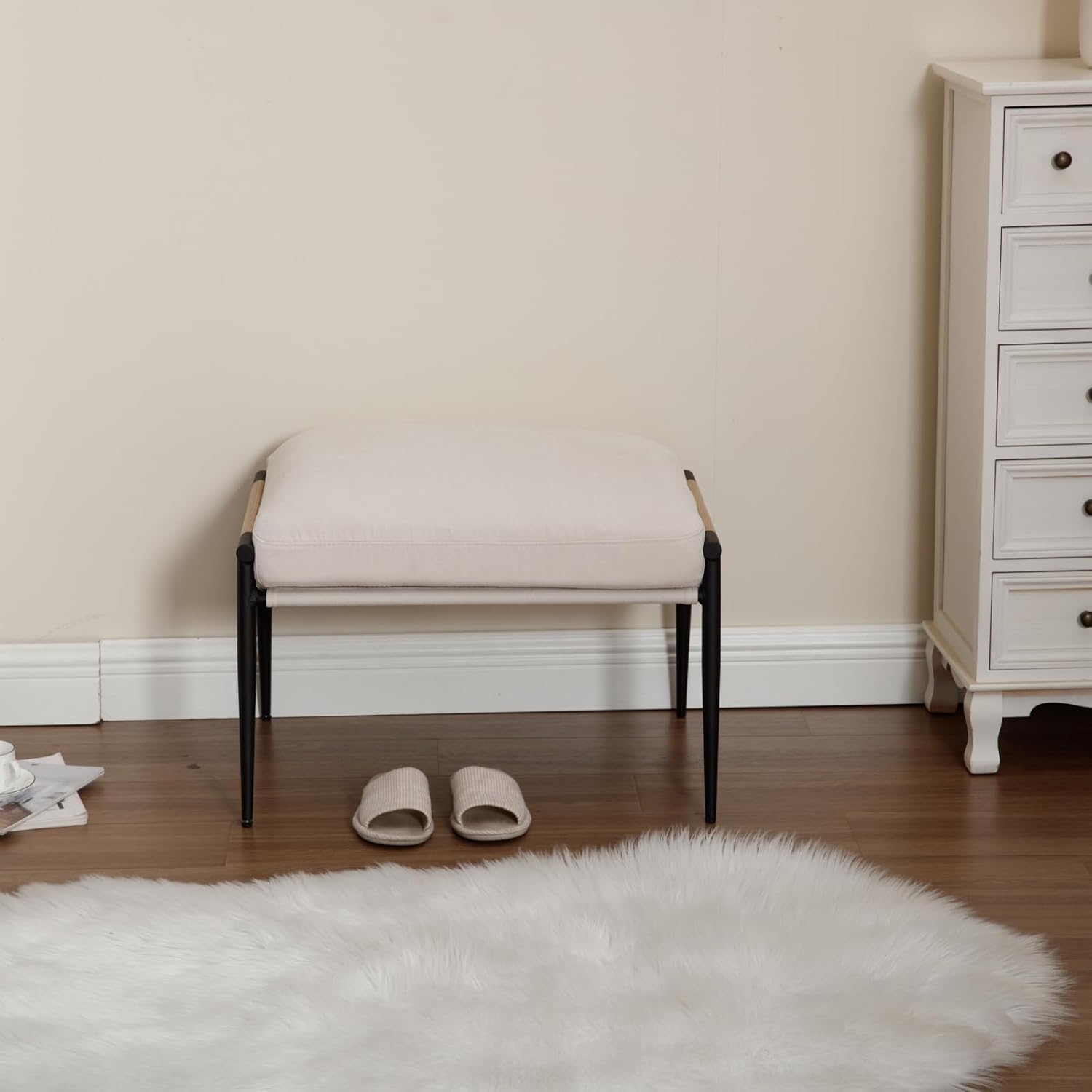DUOMAY Cute Chenille Single Footrest, Upholstered Footstool with Black Metal Legs Mid Century Modern Vanity Room Ottoman Shoe Stool for Living Room Bedroom Dressing Room, Beige