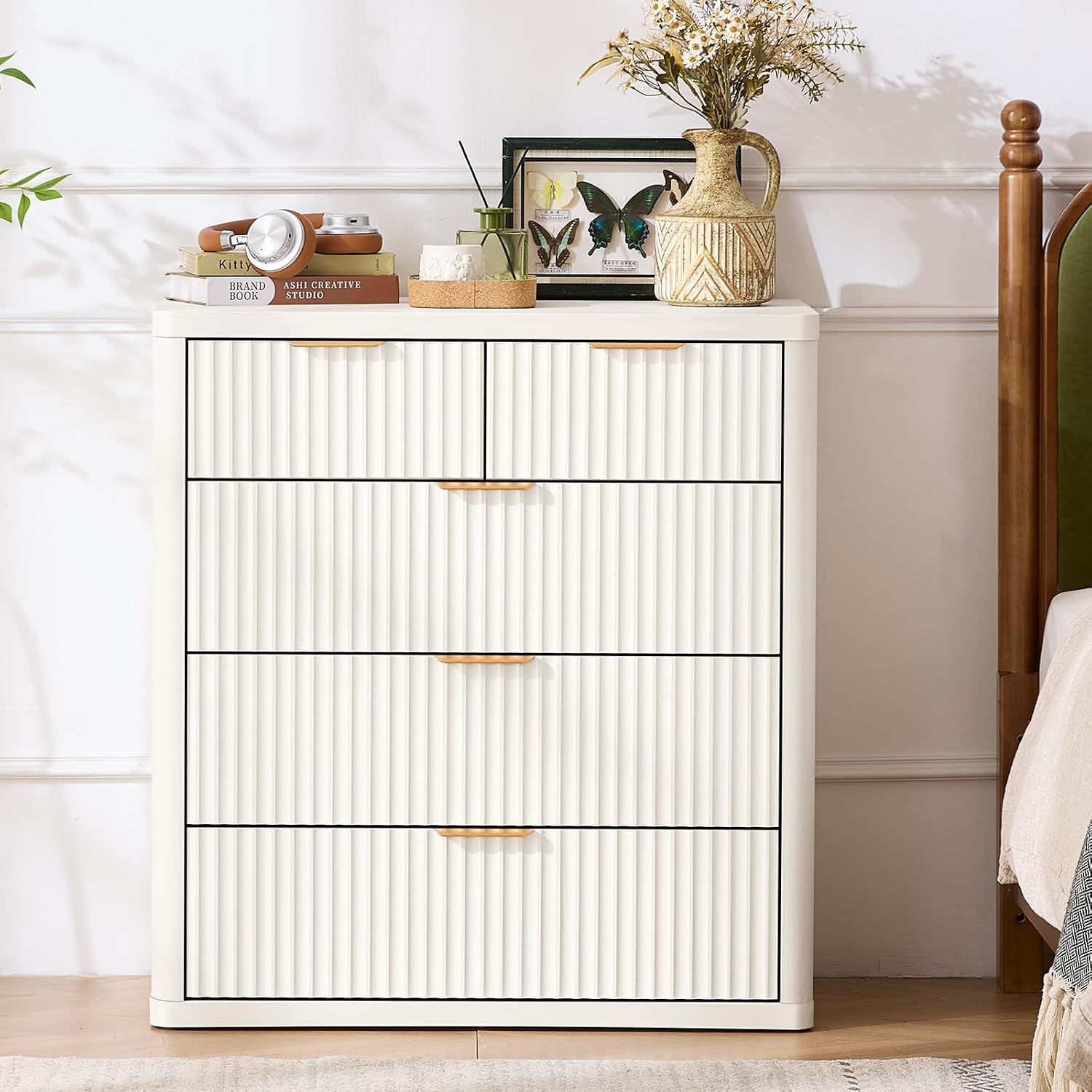 LEYAOYAO Fluted 5 Drawers Dresser for Bedroom, 34' Tall Modern Chest of Drawers with Metal Handle, Curved Profile Design,White Wood Drawer Organizer for Bedroom, Living Room, Hallway, Entryway
