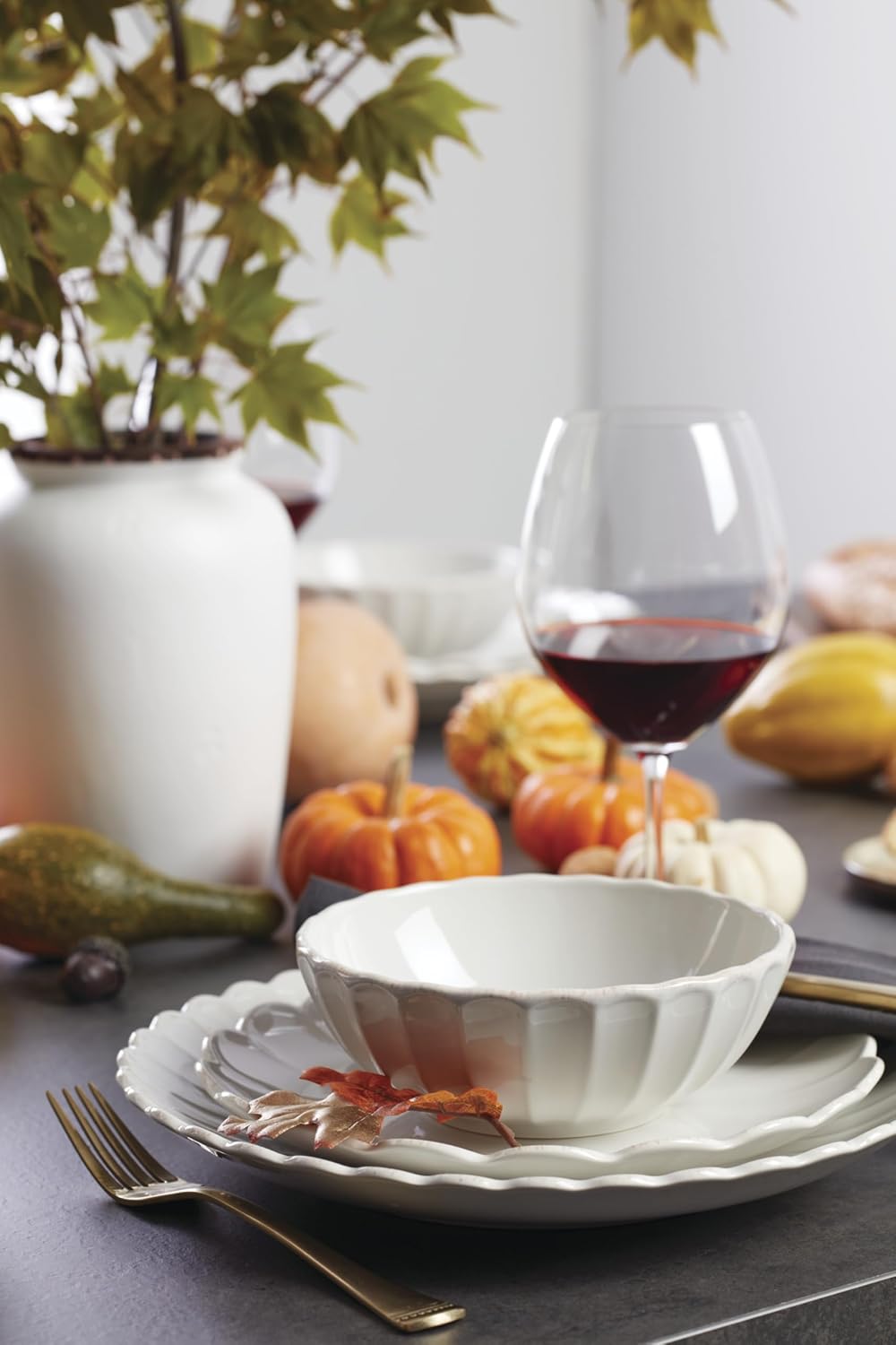 Lenox Dinner Plates Set, 4-Piece French Perle Scallop White Dinner Plate Set For 4, 11-inch Stoneware Plates, Dishwasher Safe Dishes, Microwave Safe, Dinnerware Sets, Dish Sets for 4 (White, 4 Piece)