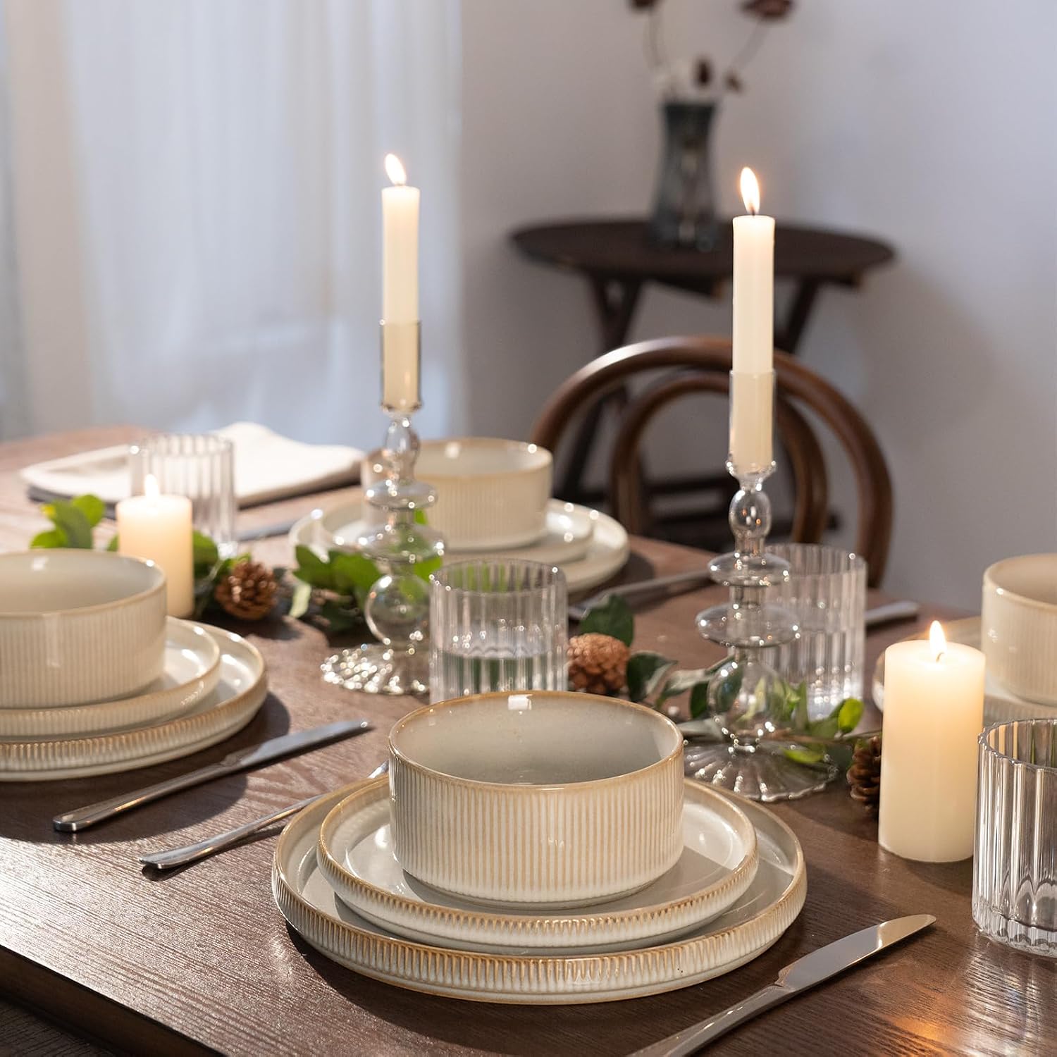 Famiware Star Dinnerware Set with Pasta Bowls, Service for 4 (16pcs), Ribbed Stoneware Plates and Double Bowls Dishes Sets - Chip & Scratch Resistant, Microwave & Dishwasher Safe, Cappuccino White