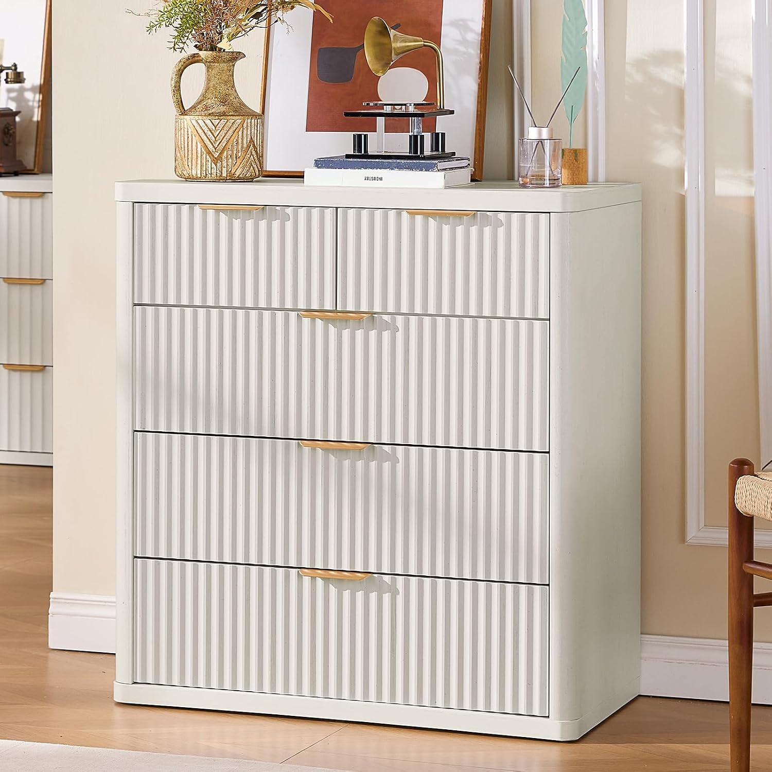 LEYAOYAO Fluted 5 Drawers Dresser for Bedroom, 34' Tall Modern Chest of Drawers with Metal Handle, Curved Profile Design,White Wood Drawer Organizer for Bedroom, Living Room, Hallway, Entryway