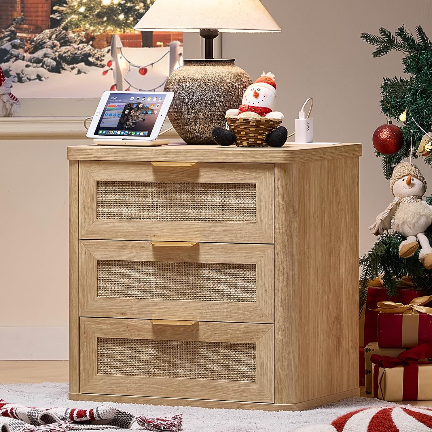 LEYAOYAO Rattan Night Stand with Charger Station, 23' Large 3 Drawer Boho Nightstand, Natural Wood Bedside Table Storage Cabinet, Bed Side End Tables for Bedroom, Living Room, Hallway