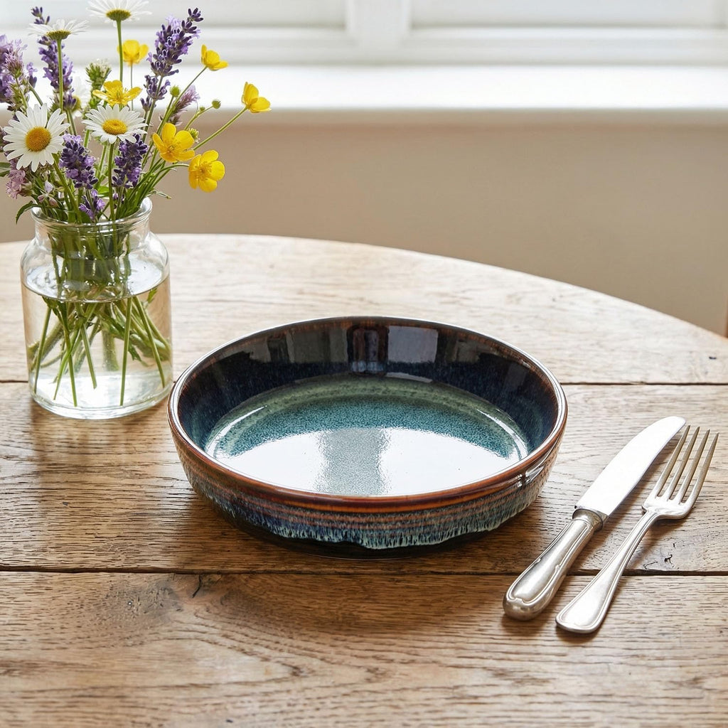 This 12-piece round active glaze porcelain tableware set includes plates, bowls, and soup plates, serving up to 4 people. It is microwave and dishwasher safe. (Set (No.4))