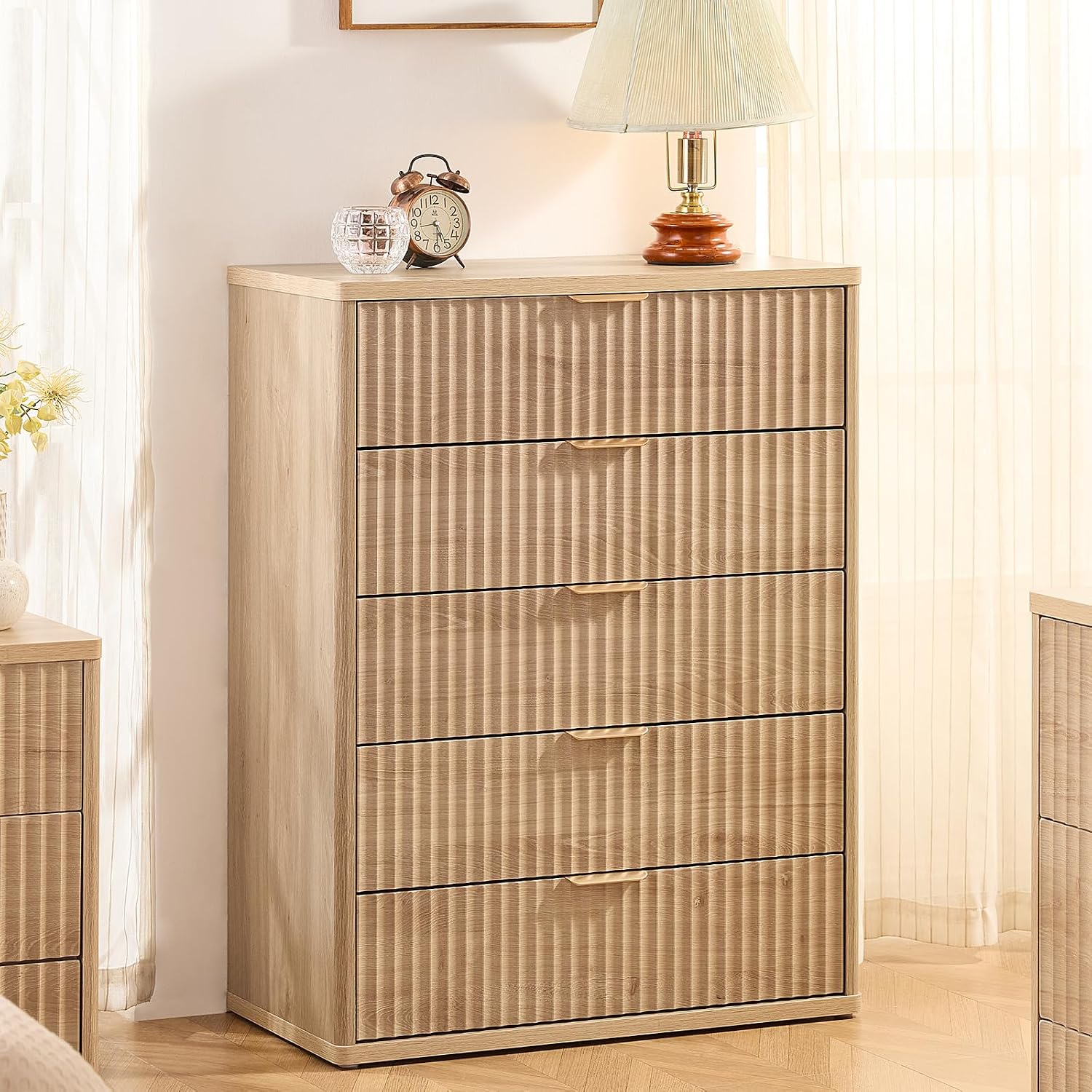 LEYAOYAO Fluted 5 Drawers Dresser for Bedroom, 41' Tall Modern Chest of Drawers with Metal Handle, Curved Profile Farmhouse Closet Organizer Wood Dressers TV Stand for Living Room, Natural