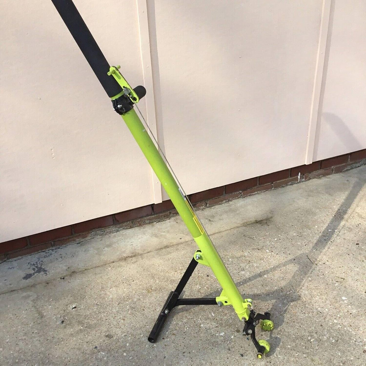 Brush Grubber Single Person Ironclad Manual Handled Brush Grubber with 8 No Slip Grip Teeth and Spring Loaded Jaws Brush Up to 2 Inch Diameter