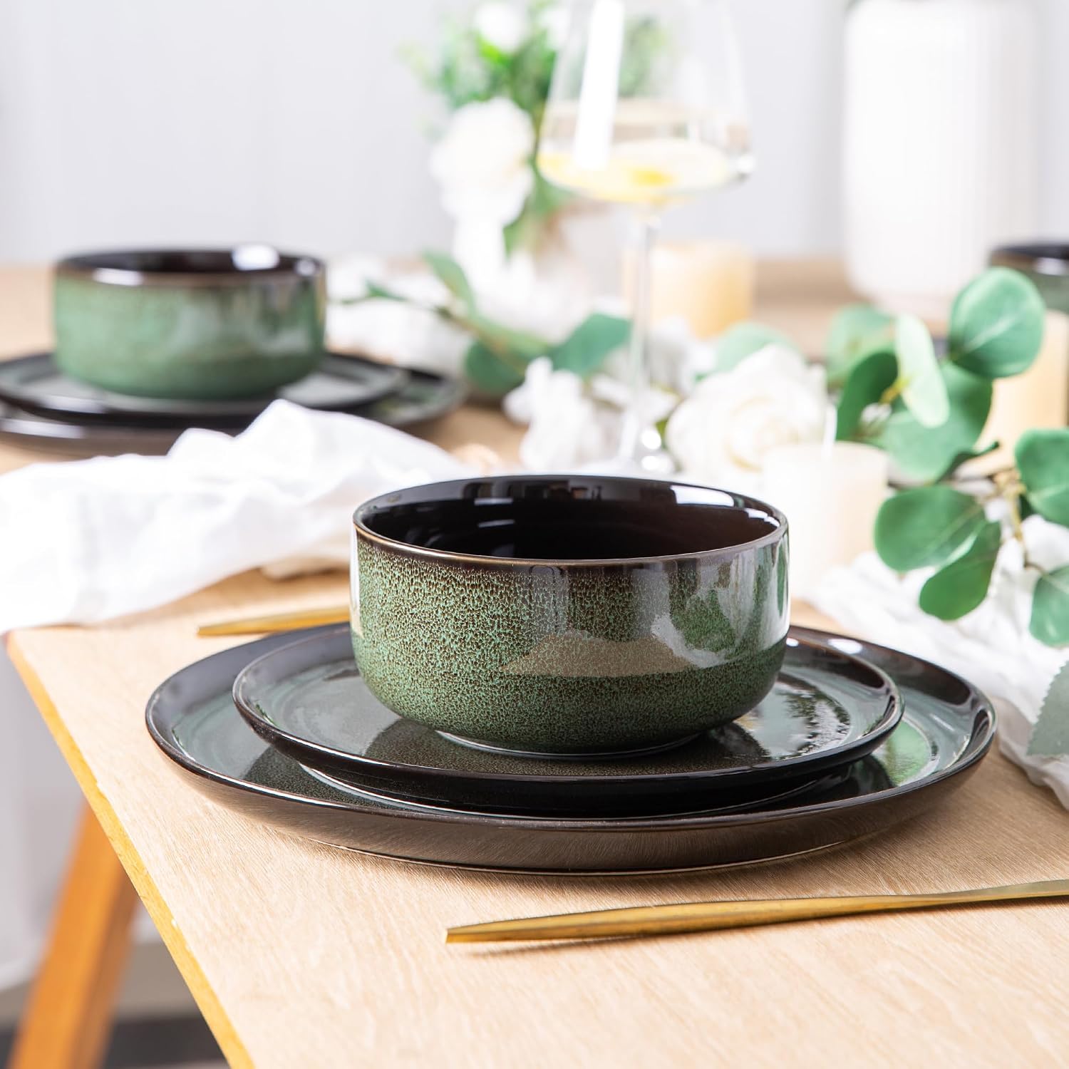 LERATIO Ceramic Dinnerware Sets for 8,Stoneware Plates and Bowls Sets,Reactive Glaze Dishes Set,Highly Chip and Crack Resistant | Dishwasher,Microwave & Oven Safe Dishes set,Service for 8-Green(24pcs)