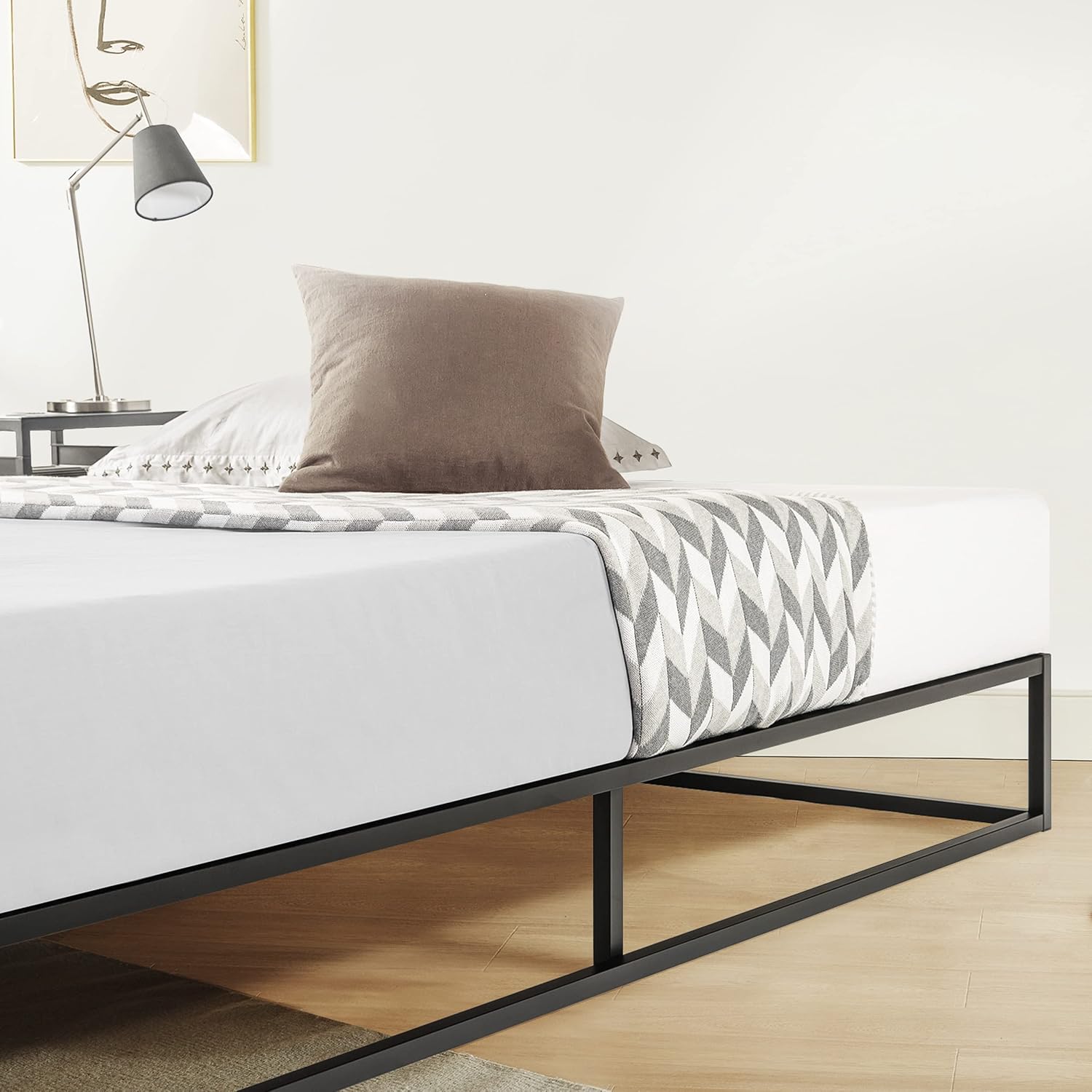 Mellow Modernista Low Profile 10 Inch Metal Platform Bed Frame with Classic Wooden Slat Support Mattress Foundation (No Box Spring Needed), Twin, Black