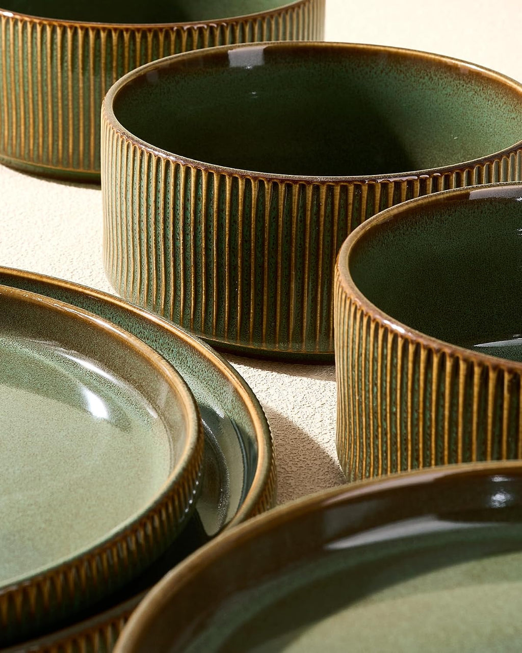 Stoneware Plates and Bowls Dishes Sets Service for 6 (18-Piece), Famiware Premium Handcrafted Reactive Glaze Dinnerware Set with Raised Rim, Scratch Resistant, Microwave Dishwasher Safe, Moss