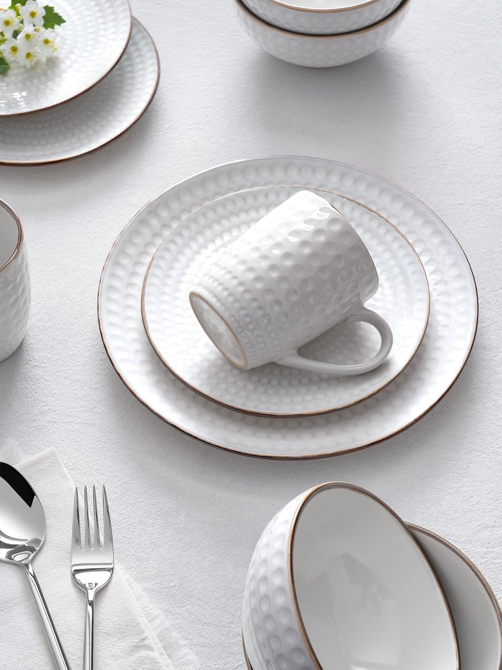 Famiware Eden Embossed Plates and Bowls Sets, Stoneware Dinnerware with Gold Trim, 24-Piece Luxury Dishes for 8, Everyday & Formal Use, Chip/Scratch Resistant, Microwave/Dishwasher Safe, White Circle