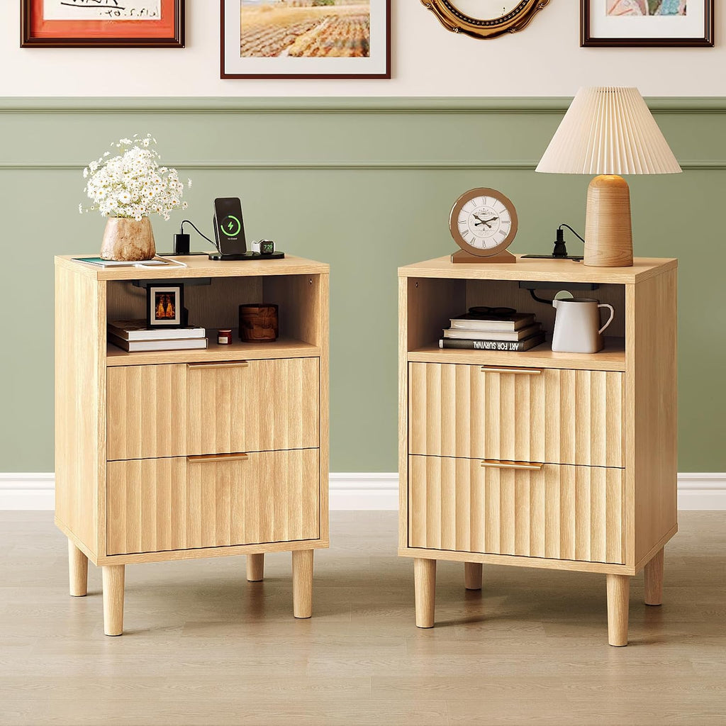VINGLI Fluted Nightstands Set of 2 with Charging Station, Wood Nightstand 2 Drawer, Mid Century Modern Nightstands for Bedroom, Fluted Bed Side Table, Oak Night Stands Set 2