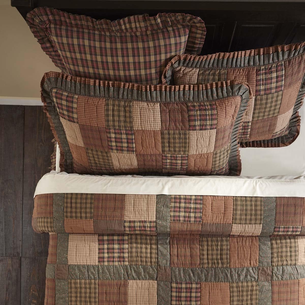 VHC Brands Crosswoods Patchwork Cotton Primitive Bedding Pre-Washed Luxury King Quilt, Dark Olive Green