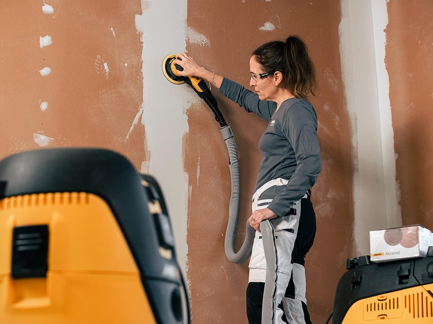 Mirka DEROS 625X CV - 6' Hook & Loop, 2.5mm Random Orbital Sander with Case - 110V Electric Power Tool for Woodworking, Drywall, Automotive Car & Wood Sanding - Professional Dust-Free Sander