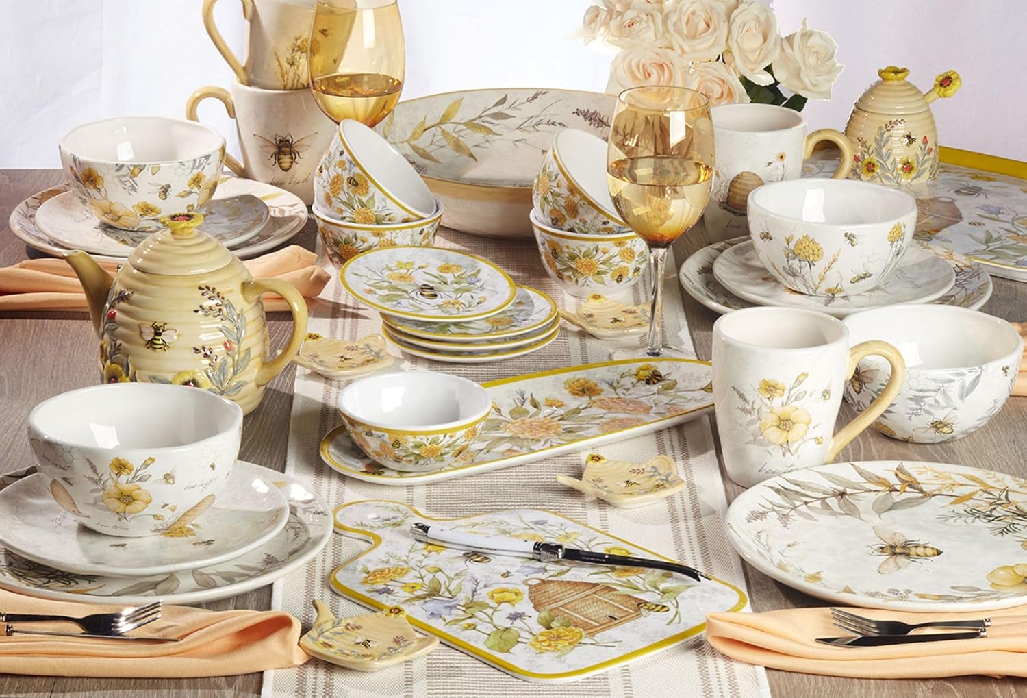 Bee Sweet 16-Piece Ceramic Dinnerware Set – Service for 4, Farmhouse Bee and Floral Design, Includes 4 Dinner Plates, 4 Salad Plates, 4 Bowls, 4 Large Mugs – Microwave & Dishwasher Safe