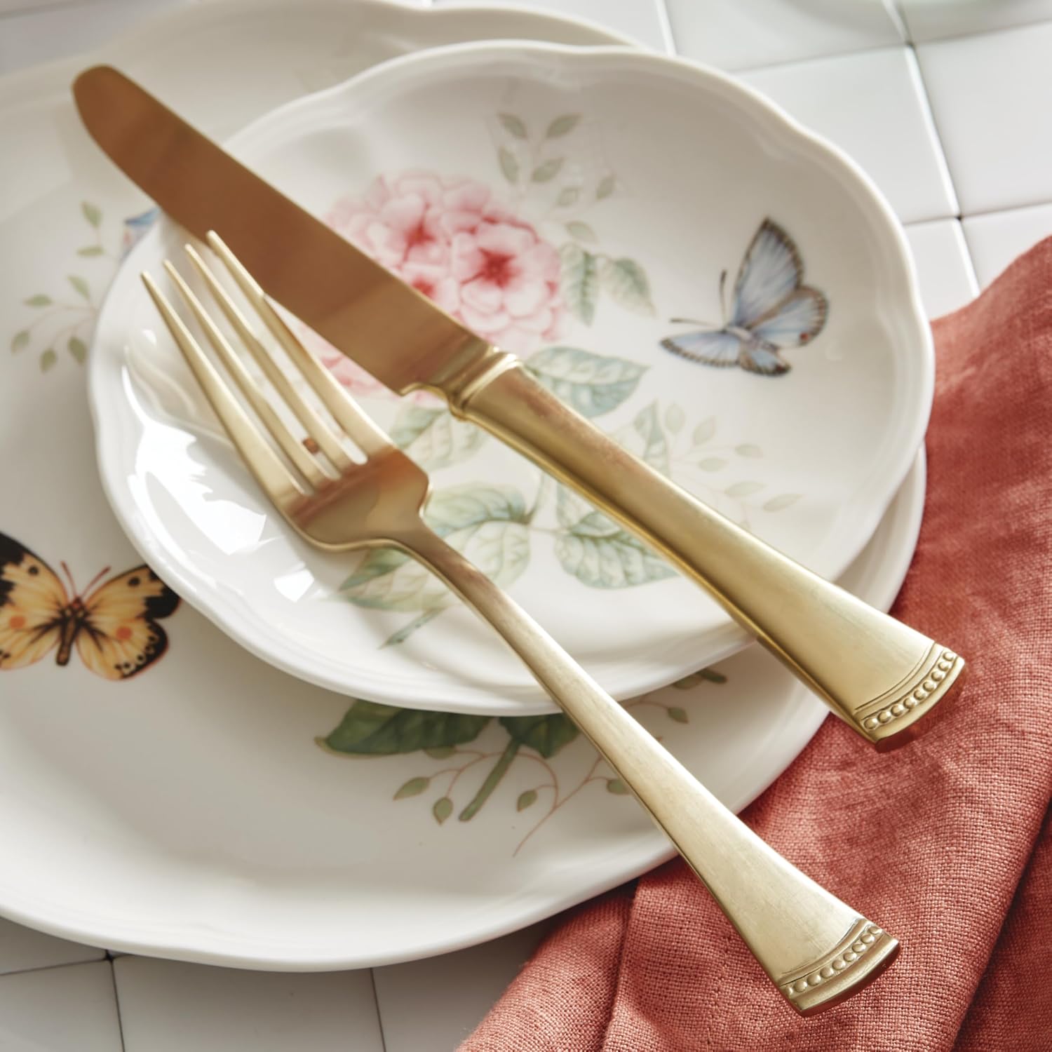 Lenox Dinnerware Set, Butterfly Meadow 28-Piece Set, Service For 4, Porcelain Plates With Scalloped Edges, Plates And Bowls Sets, Microwave Safe, Dishwasher Safe, Home & Kitchen (28 Piece, Assorted)