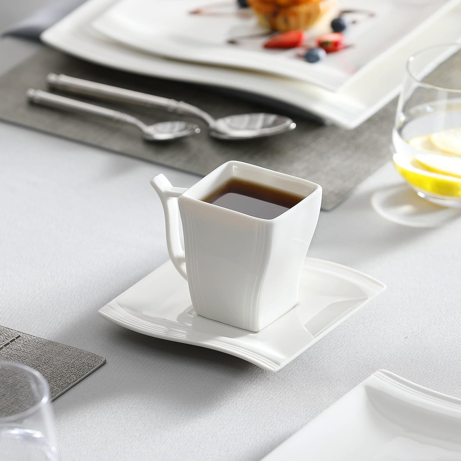 MALACASA Ivory White Dinnerware Sets, 30-Piece Porcelain Plates and Bowls Sets, Modern Dish Set for 6, Square Plates Dinnerware Set Kitchen Dishware Sets, Microwave and Dishwasher Safe, Series Flora