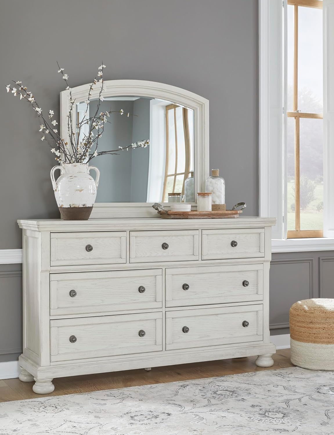 Signature Design by Ashley Robbinsdale Traditional 7 Drawer Dresser, Antique White