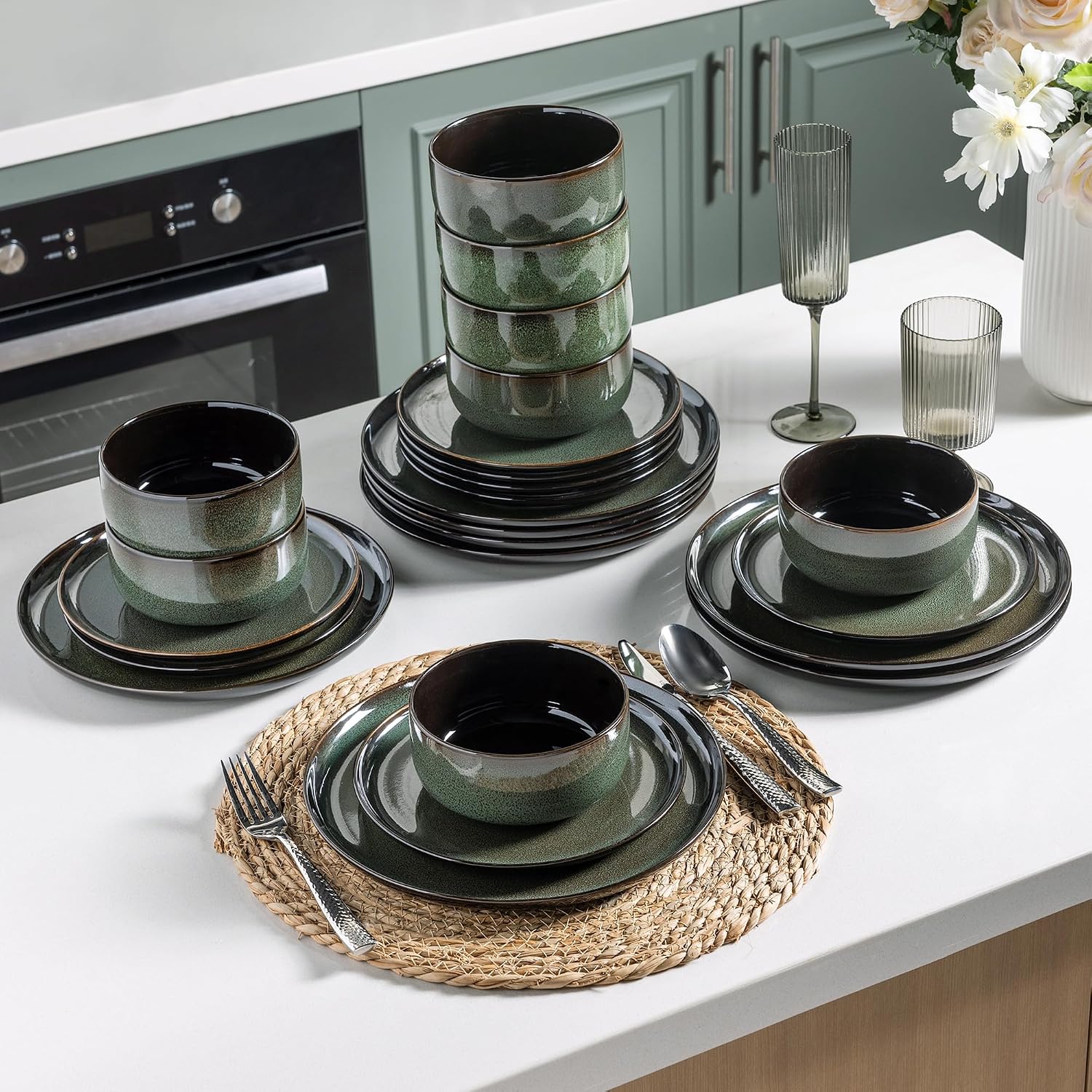 LERATIO Ceramic Dinnerware Sets for 8,Stoneware Plates and Bowls Sets,Reactive Glaze Dishes Set,Highly Chip and Crack Resistant | Dishwasher,Microwave & Oven Safe Dishes set,Service for 8-Green(24pcs)