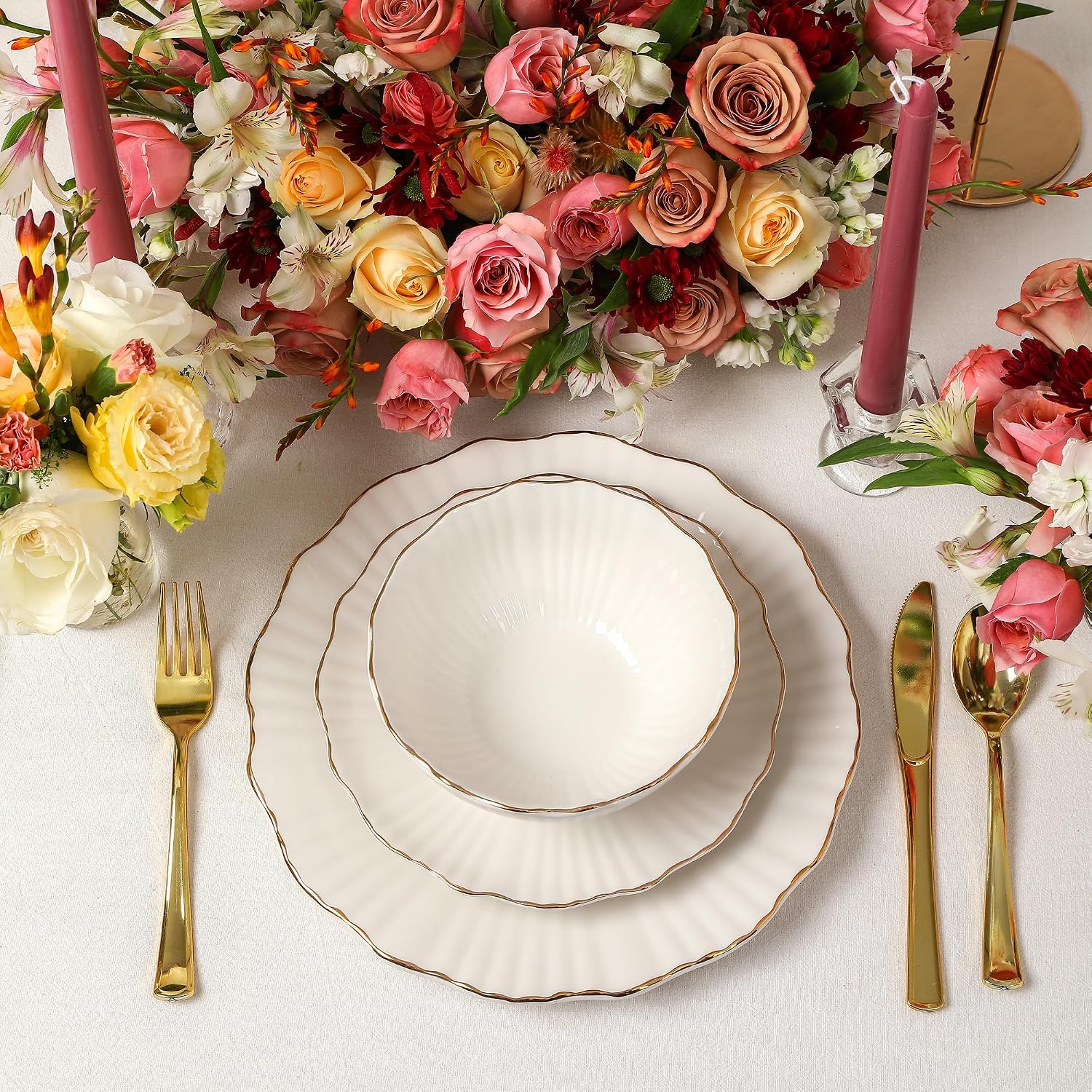 Christian Siriano Zinnia Porcelain Dinnerware Set, 12-Piece Plates and Bowls Set, White and Gold Dish Set for 4, Scalloped Edge, Hand Wash Only