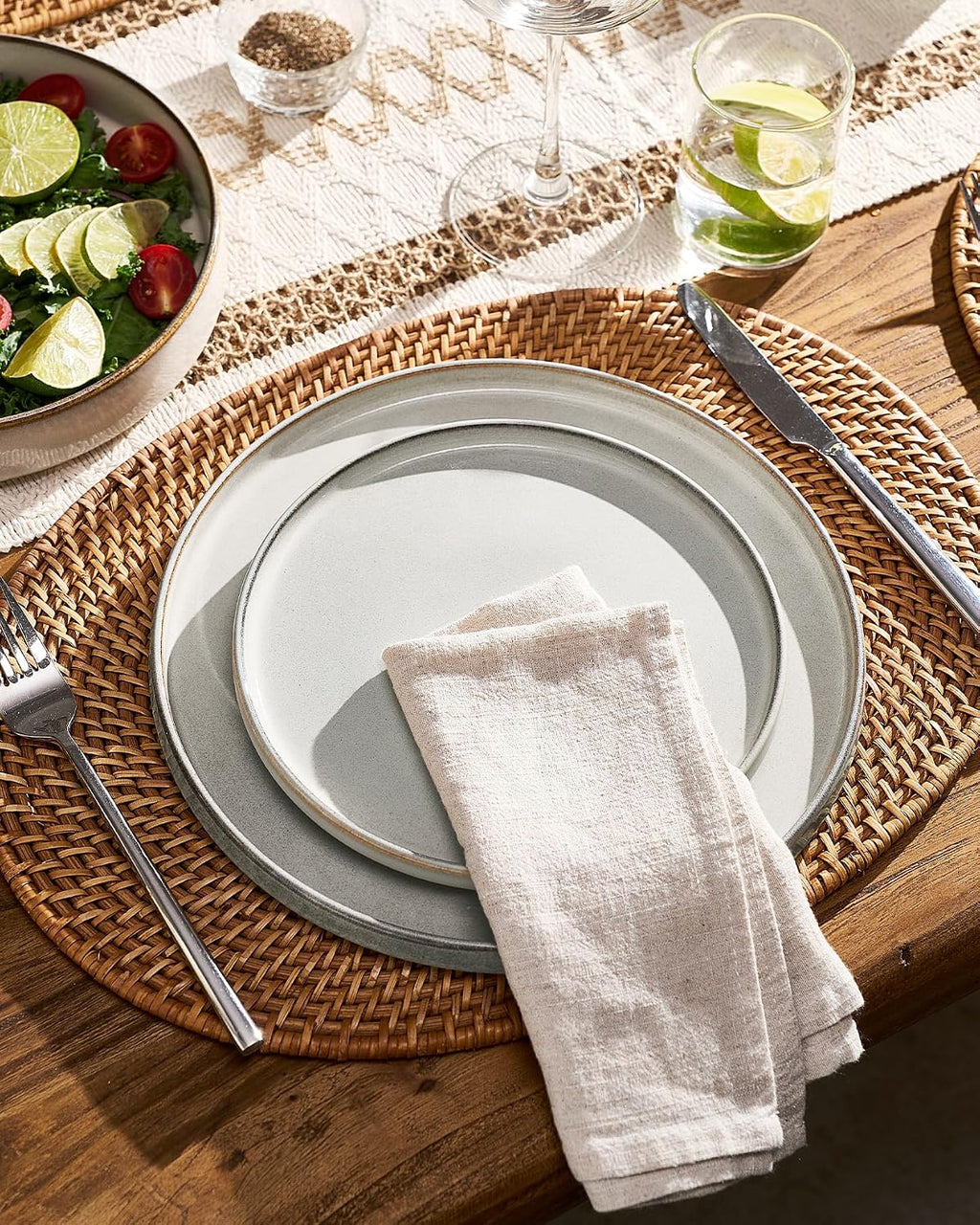 Famiware Annecy Plates and Bowls Sets, Service for 4 (16 Pieces), Dinnerware Sets with Pasta Bowls, Microwave and Dishwasher Safe Dishes Set, Chip and Scratch Resistant, Grey-White