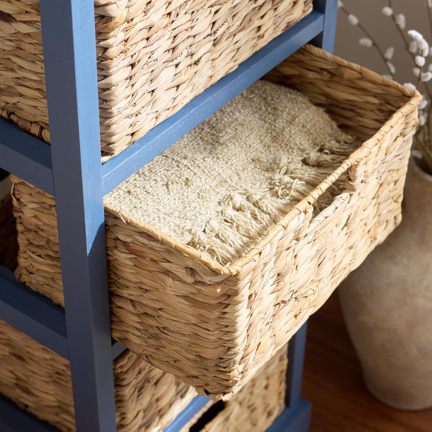 SAFAVIEH Furniture - Vedette 5-Basket Storage Tower - Blue - Solid Wood - Coastal Basket Tower Design - Ideal for Entryway, Living Room, 17.5' W x 13.5' D x 46' H - Fully Assembled (AMH5739H)