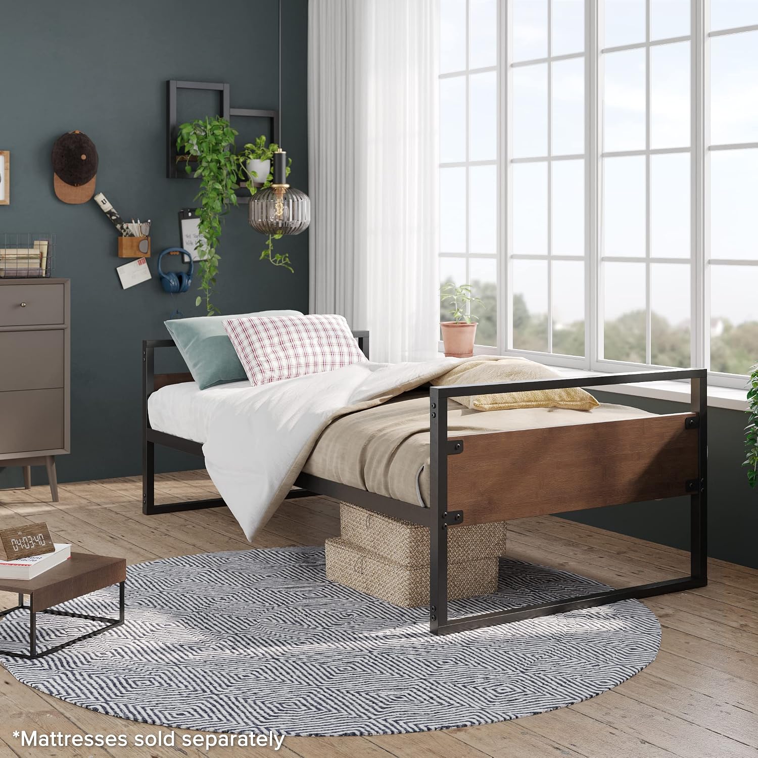ZINUS Suzanne Bamboo and Metal Daybed, Mattress Foundation with Steel Slat Support, Easy Assembly, Twin, Chestnut Brown