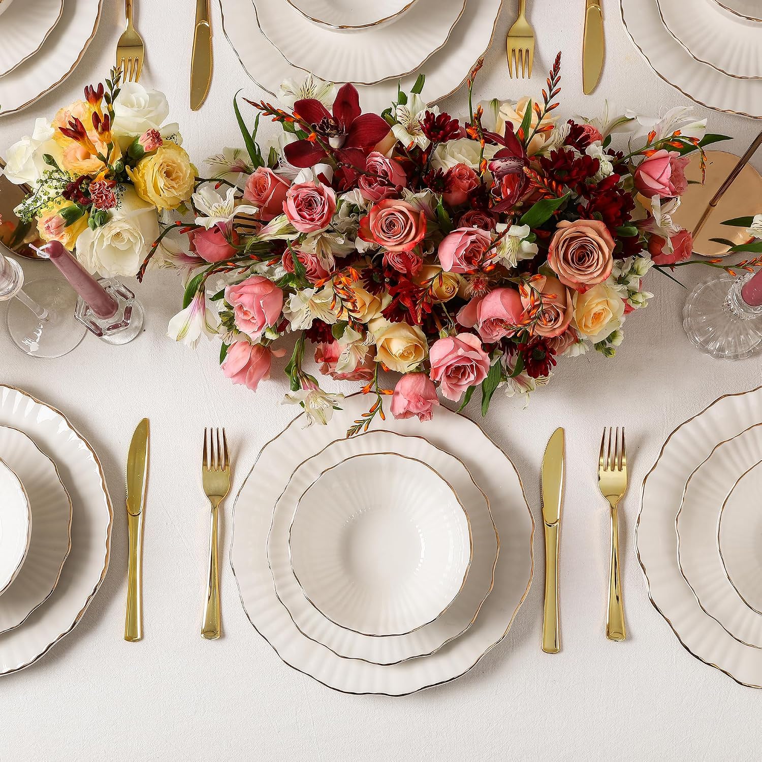 Christian Siriano Zinnia Porcelain Dinnerware Set, 12-Piece Plates and Bowls Set, White and Gold Dish Set for 4, Scalloped Edge, Hand Wash Only