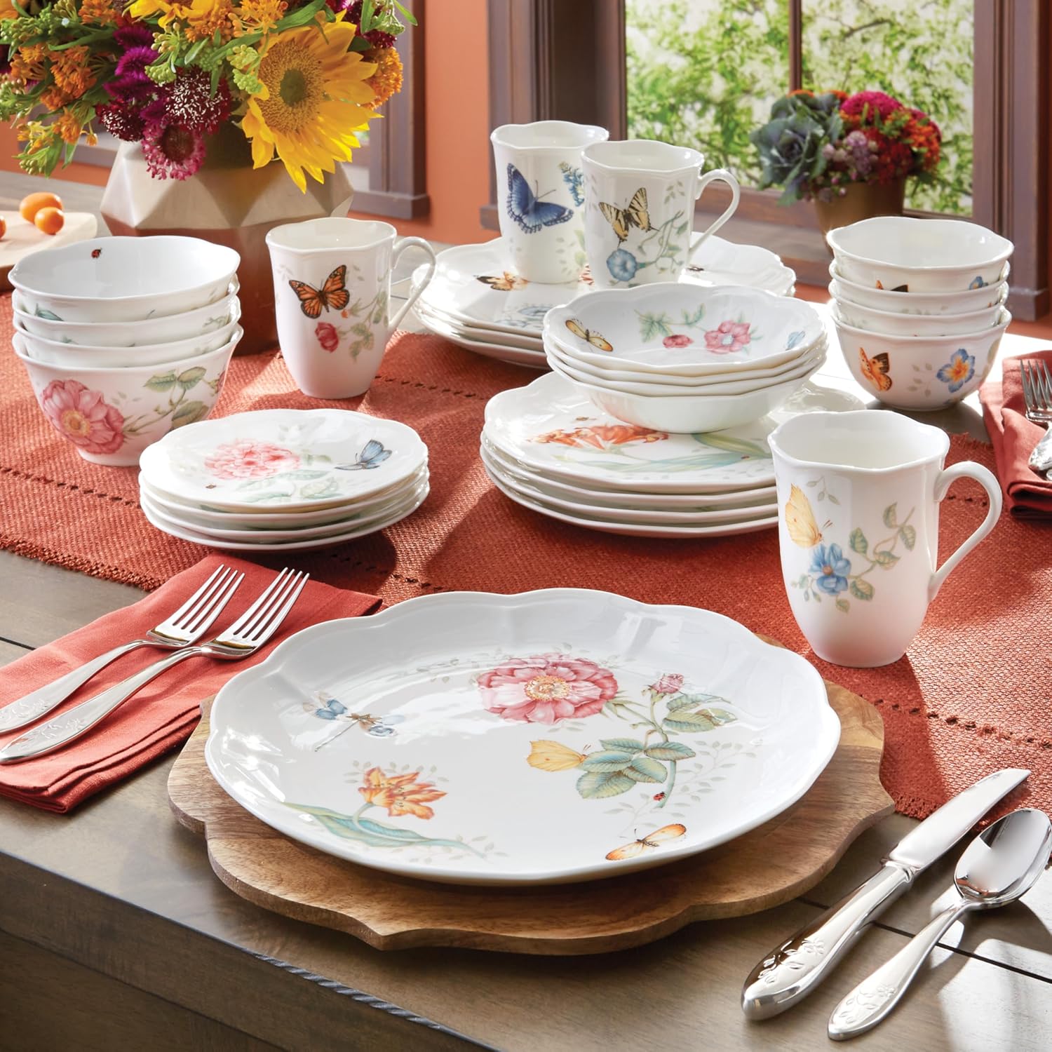 Lenox Dinnerware Set, Butterfly Meadow 28-Piece Set, Service For 4, Porcelain Plates With Scalloped Edges, Plates And Bowls Sets, Microwave Safe, Dishwasher Safe, Home & Kitchen (28 Piece, Assorted)