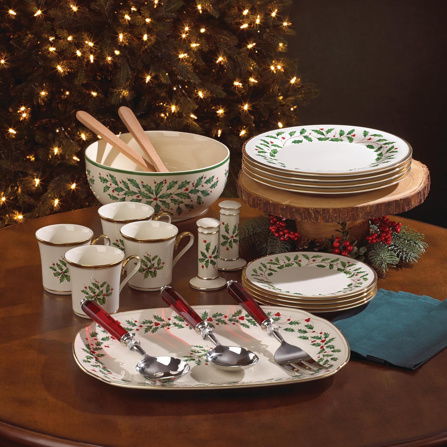 Lenox Dinnerware Set, Holiday 12-Piece Set, Service For 4, Porcelain Plate, Berry Motif With 24-Karat Gold Accents, Christmas Dinner Plates, Salad Plates And Mugs, Dishwasher Safe (Assorted, 12 Piece)